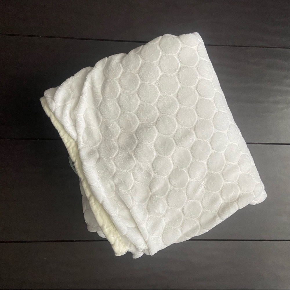 IKEA circle print soft cotton light yellow green baby blanket GUC